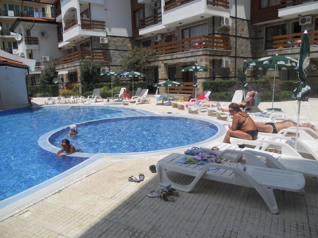 Vm Apartments Robinson Beach Поморие Екстериор снимка
