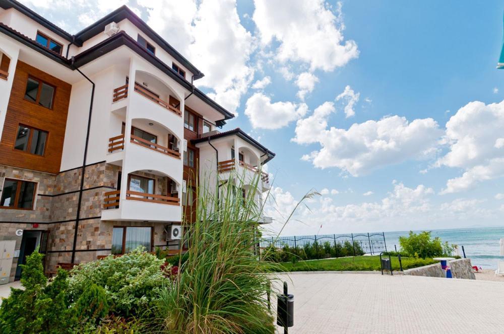 Vm Apartments Robinson Beach Поморие Екстериор снимка