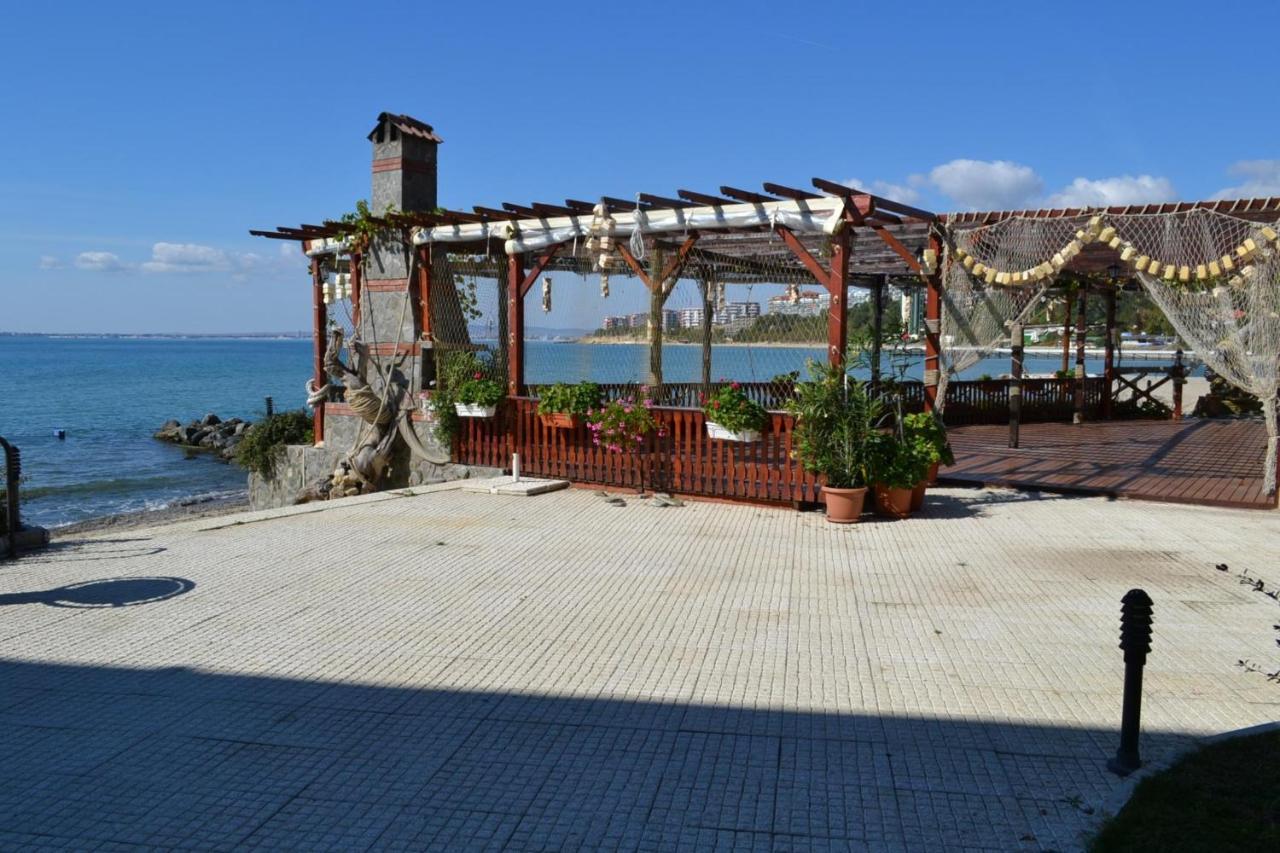 Vm Apartments Robinson Beach Поморие Екстериор снимка