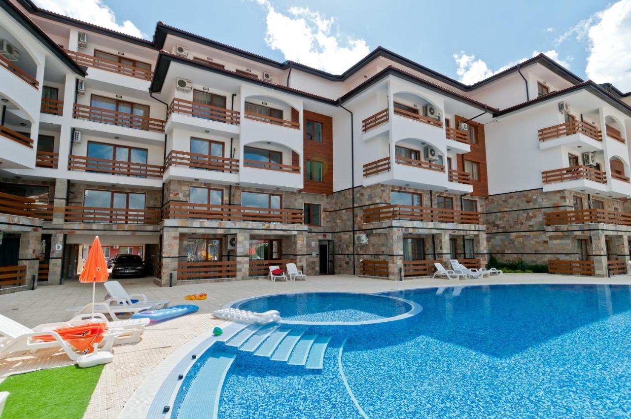 Vm Apartments Robinson Beach Поморие Екстериор снимка