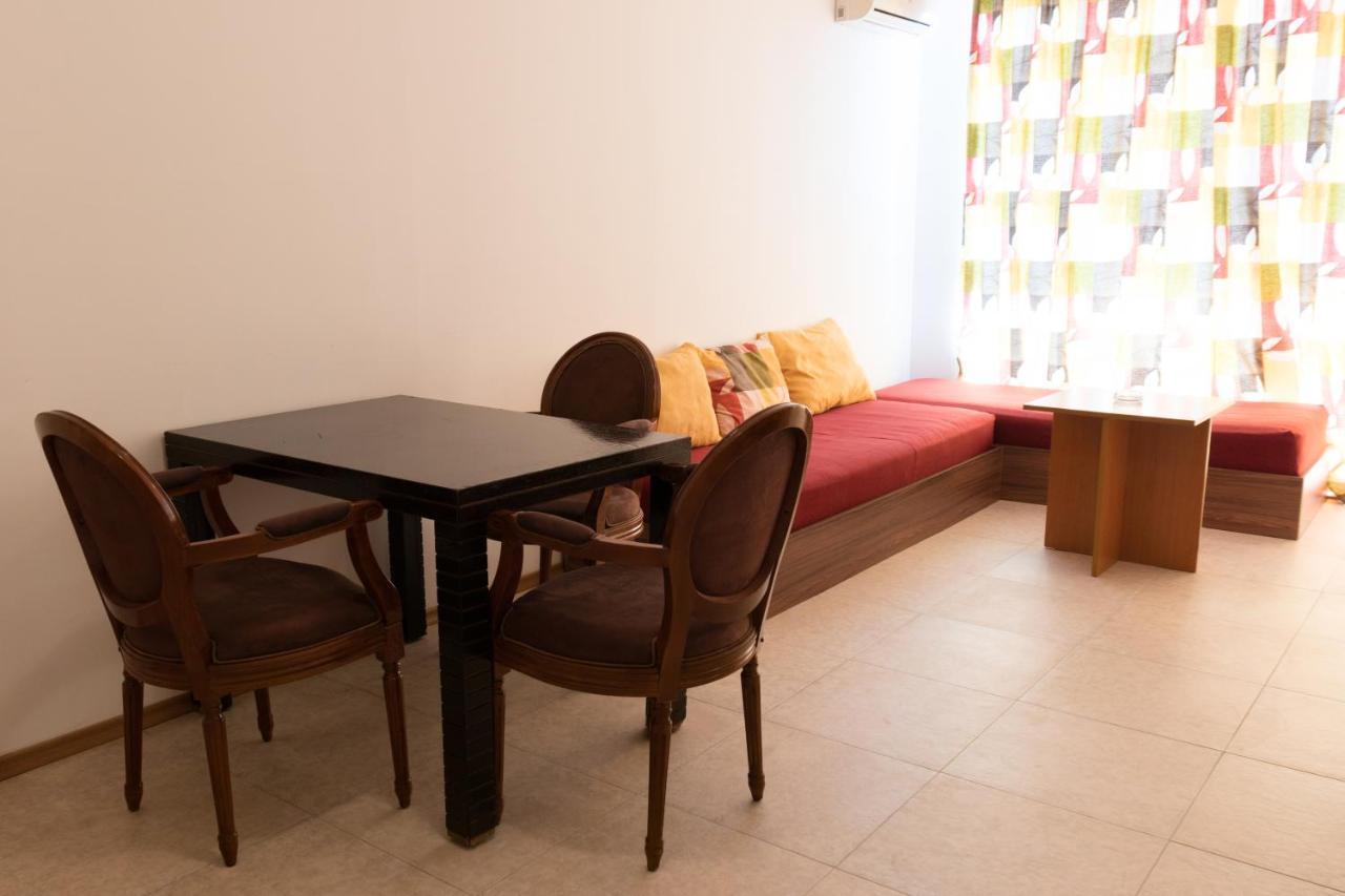 Vm Apartments Robinson Beach Поморие Екстериор снимка