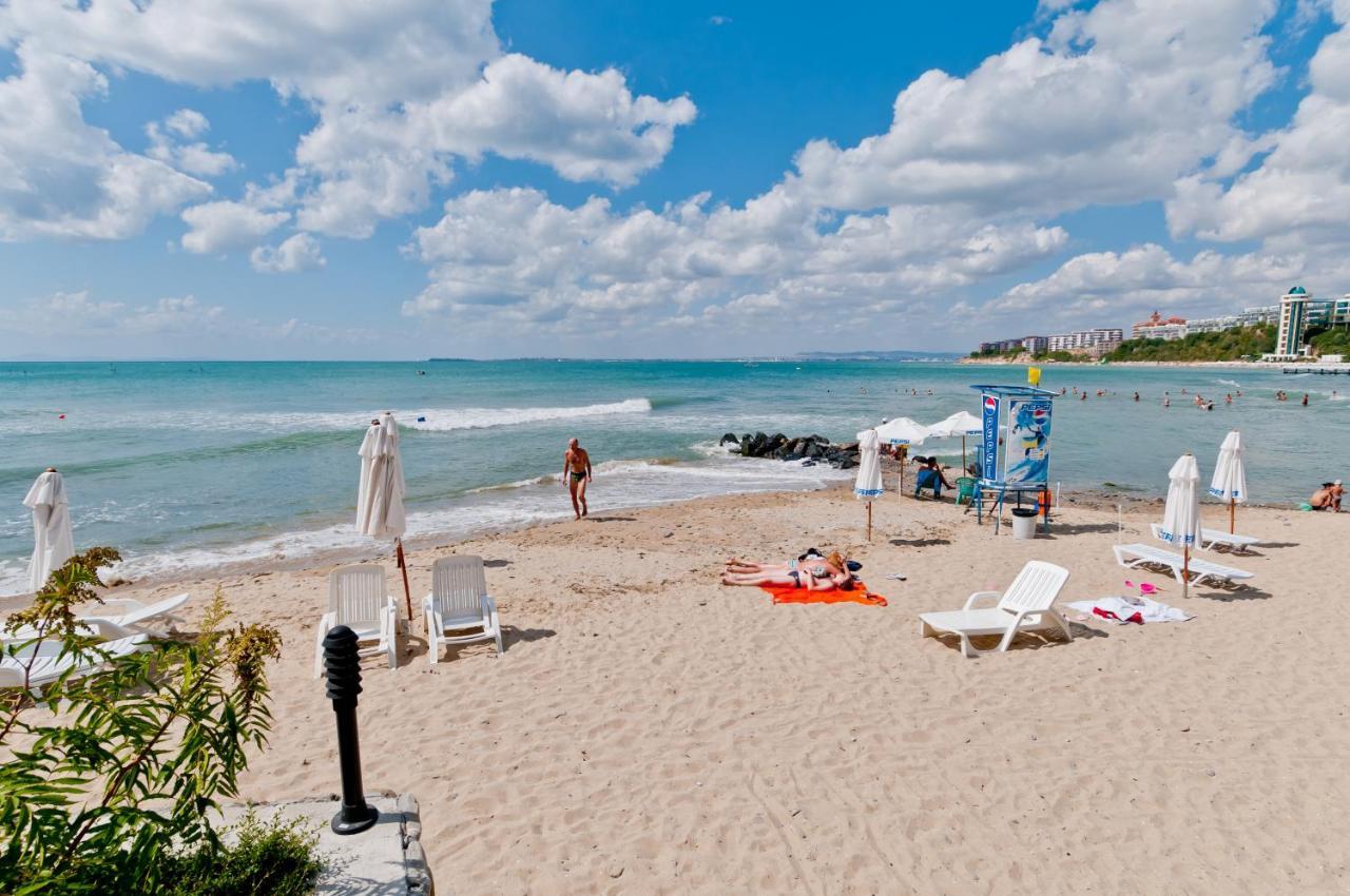 Vm Apartments Robinson Beach Поморие Екстериор снимка